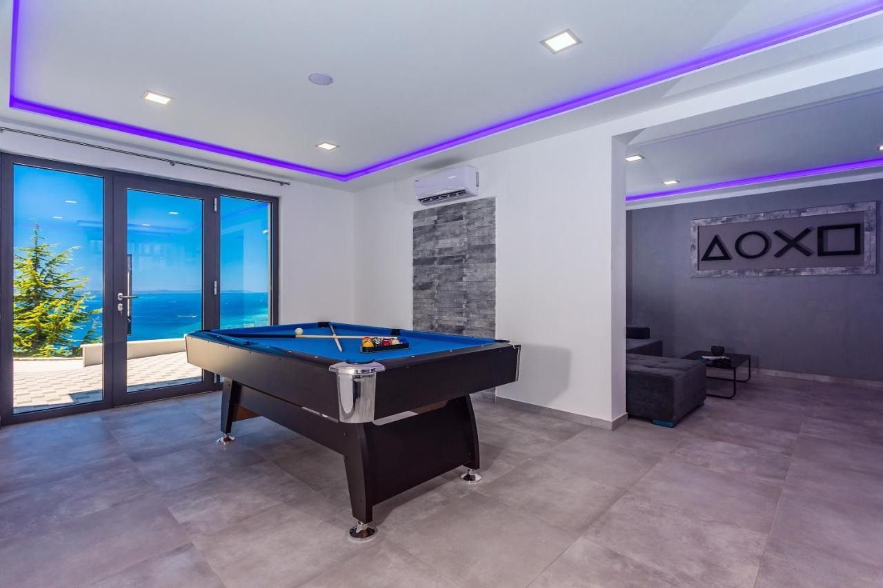 Villa Belvedere With Heated Pool, Billiards, Media Room, Sea Views,10 Pax Omis Luaran gambar