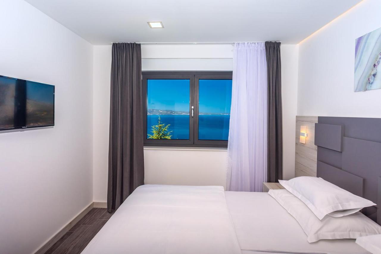 Villa Belvedere With Heated Pool, Billiards, Media Room, Sea Views,10 Pax Omis Luaran gambar