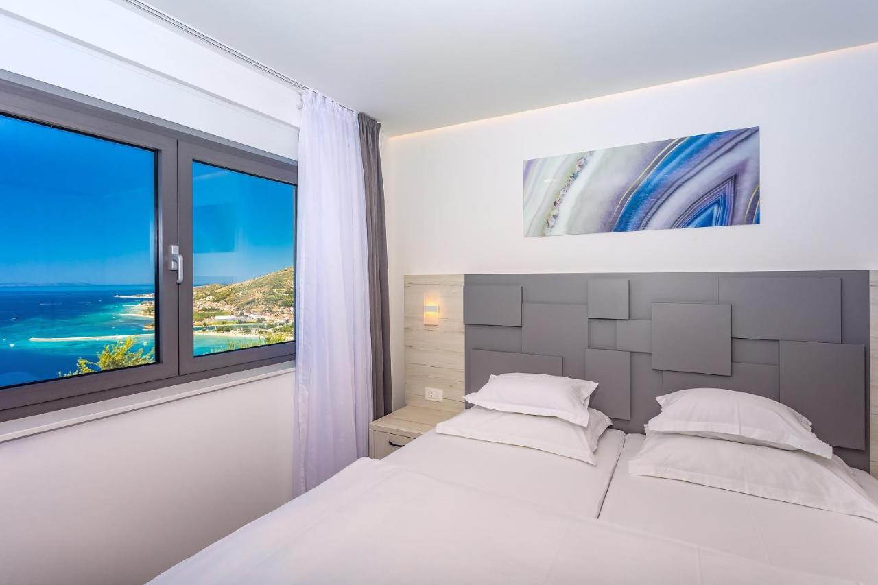 Villa Belvedere With Heated Pool, Billiards, Media Room, Sea Views,10 Pax Omis Luaran gambar