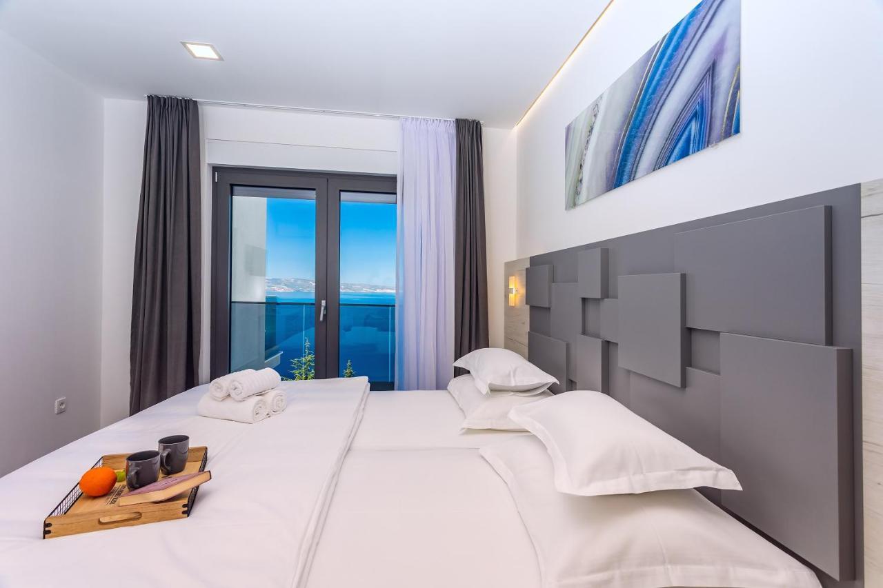 Villa Belvedere With Heated Pool, Billiards, Media Room, Sea Views,10 Pax Omis Luaran gambar