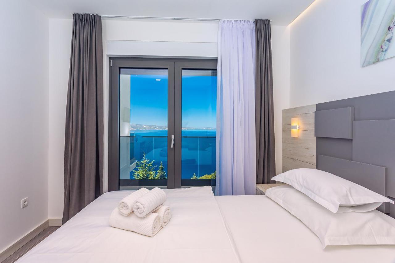 Villa Belvedere With Heated Pool, Billiards, Media Room, Sea Views,10 Pax Omis Luaran gambar