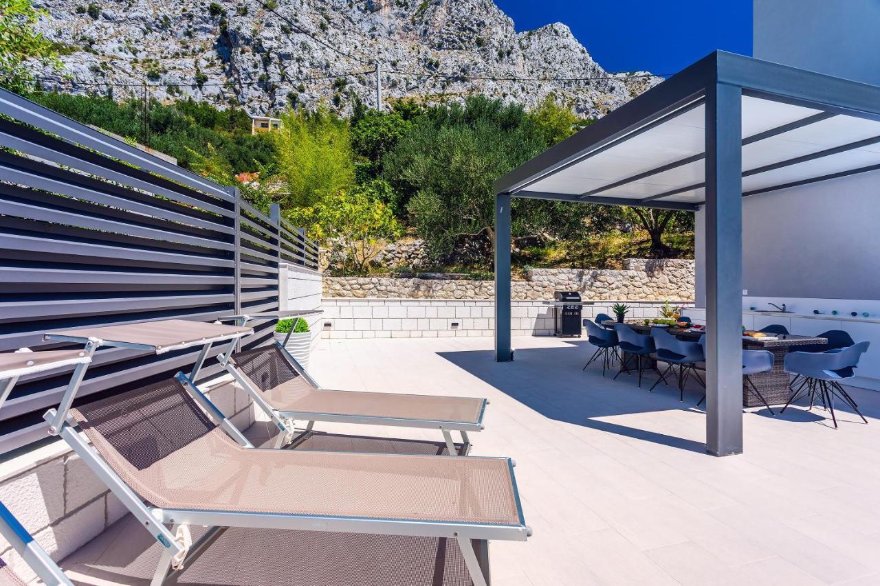 Villa Belvedere With Heated Pool, Billiards, Media Room, Sea Views,10 Pax Omis Luaran gambar